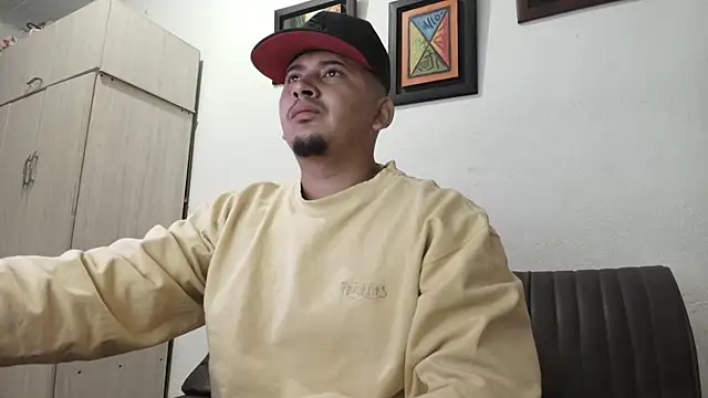Snapshot of myke_andrade chatting on 09-11-25, 06:13 myke andrade online show from 09-11-25, 06:13