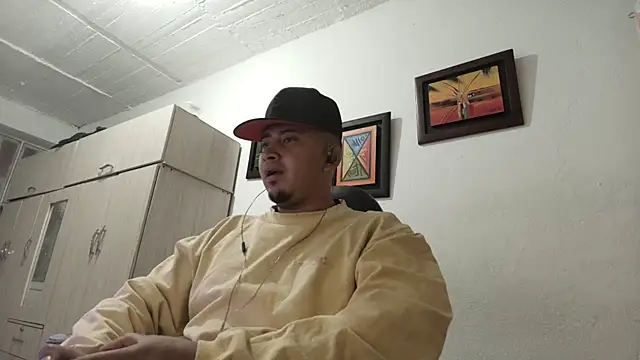 Snapshot of myke_andrade chatting on 09-28-25, 04:08 myke andrade online show from 09-28-25, 04:08