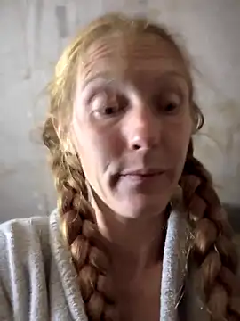 GoldenFlameGoddess online show from 11-09-25, 02:48