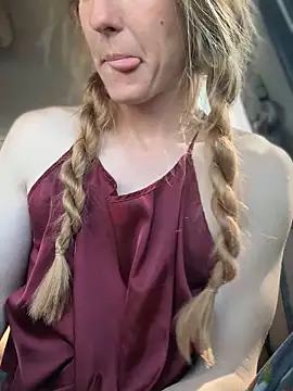 GoldenFlameGoddess online show from 03-29-26, 07:37