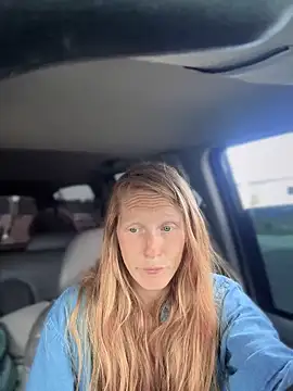 GoldenFlameGoddess online show from 06-19-26, 11:20