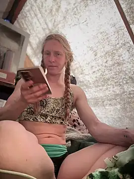 GoldenFlameGoddess online show from 04-13-26, 03:27