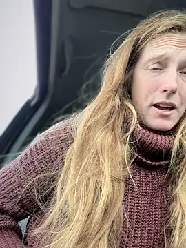 GoldenFlameGoddess online show from 10-03-25, 05:25