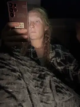 GoldenFlameGoddess online show from 04-14-26, 03:33