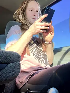 GoldenFlameGoddess online show from 01-11-26, 07:10