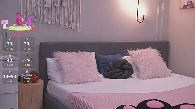 Molly Jons online show from 10-12-25, 01:07