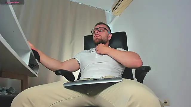 Findom guy online show from 10-17-25, 01:02