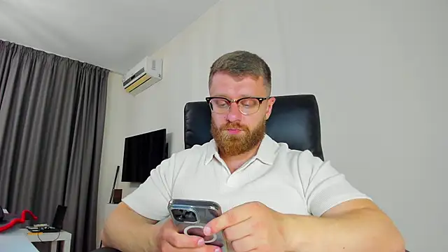 Findom guy online show from 04-03-26, 02:23