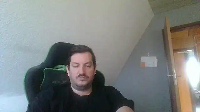 Snapshot of Golffahrer1982 chatting on 10-04-25, 09:44 Golffahrer1982 online show from 10-04-25, 09:44