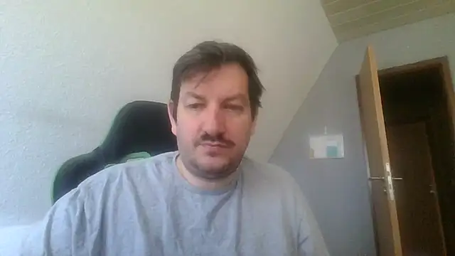 Snapshot of Golffahrer1982 chatting on 10-30-25, 10:24 Golffahrer1982 online show from 10-30-25, 10:24