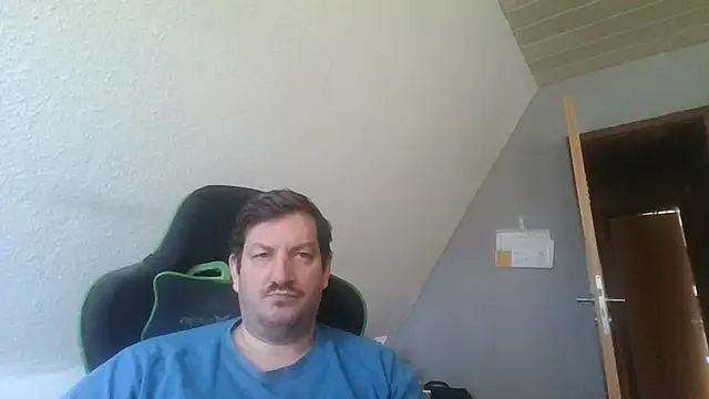 Snapshot of Golffahrer1982 chatting on 10-05-25, 10:17 Golffahrer1982 online show from 10-05-25, 10:17