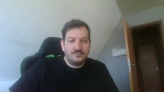 Snapshot of Golffahrer1982 chatting on 01-15-26, 11:35 Golffahrer1982 online show from 01-15-26, 11:35