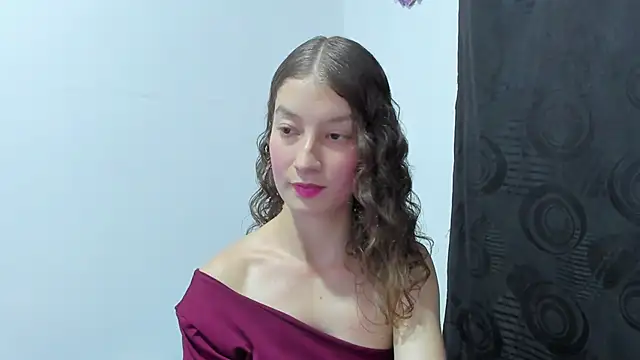 Snapshot of MiiaVolkova chatting on 09-19-25, 11:53 MiiaVolkova online show from 09-19-25, 11:53