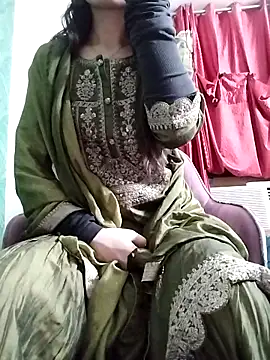 Snapshot of Noor_Darliing chatting on 05-11-26, 03:29 Noor Darliing online show from 05-11-26, 03:29