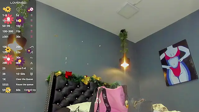 Sophiietaylor online show from 12-17-25, 11:37