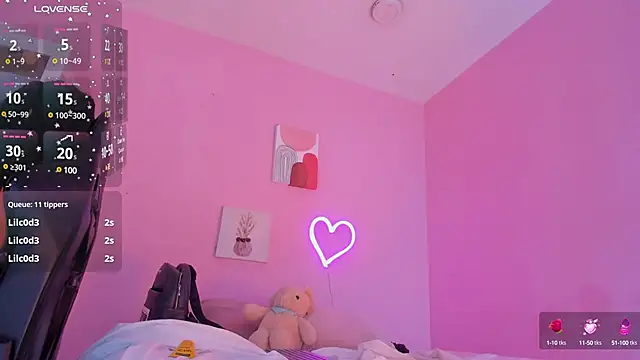 Snapshot of Sophiietaylor chatting on 03-11-25, 03:04 Sophiietaylor online show from 03-11-25, 03:04