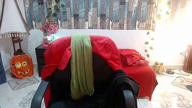 KarimaSarabe online show from 10-17-25, 10:33