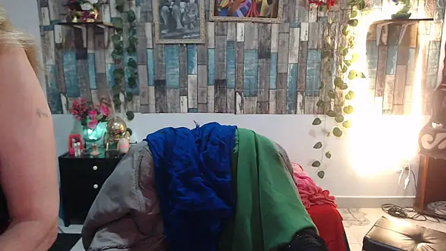 KarimaSarabe online show from 09-27-25, 08:04