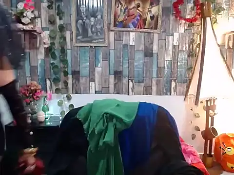 KarimaSarabe online show from 10-31-25, 11:00