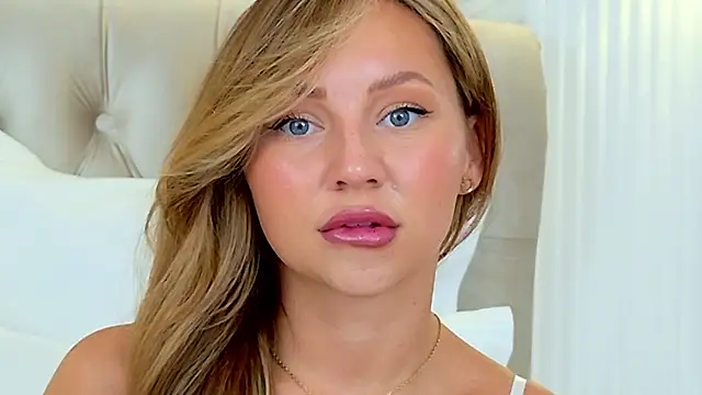 LilyRaisa online show from 02-20-25, 07:34