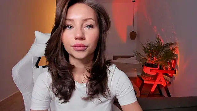 LilyRaisa online show from 02-18-26, 03:04