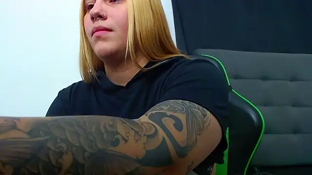 Snapshot of hanna_rabbit_ chatting on 01-27-25, 02:13 hanna rabbit  online show from 01-27-25, 02:13