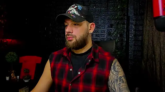 LexXHardy online show from 10-18-25, 01:02