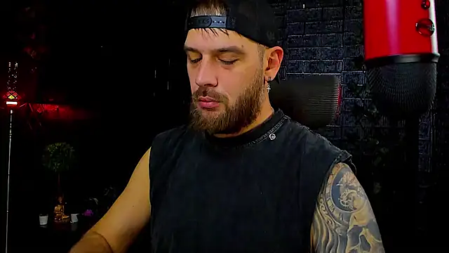 LexXHardy online show from 10-16-25, 01:19