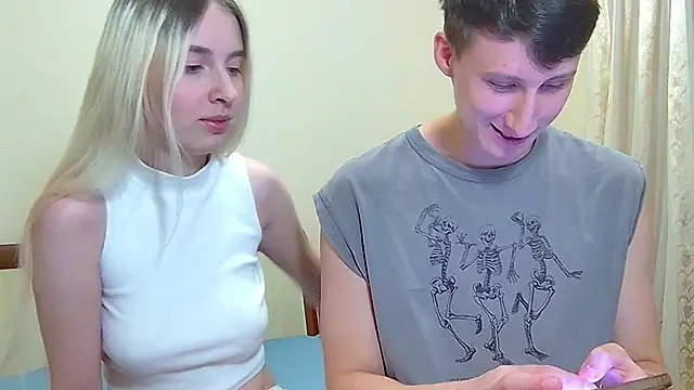 MiaAndWilliam online show from 09-29-25, 05:51