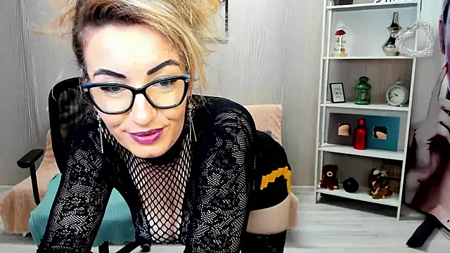 Snapshot of Cassandra_Hotty chatting on 03-04-25, 07:41 Cassandra Hotty online show from 03-04-25, 07:41