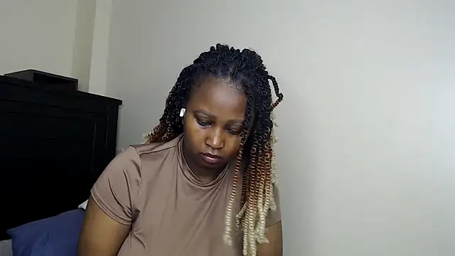 NIKKIE LOVE online show from 03-12-26, 08:18