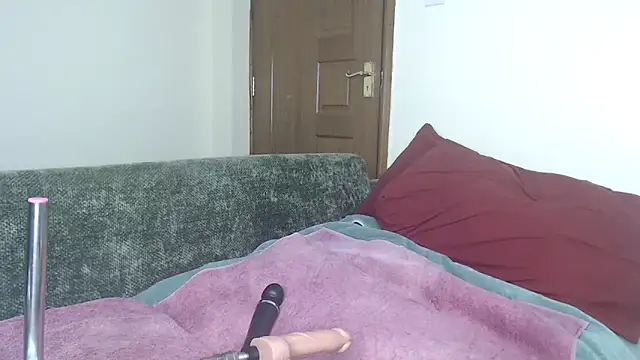 NIKKIE LOVE online show from 05-26-26, 04:43