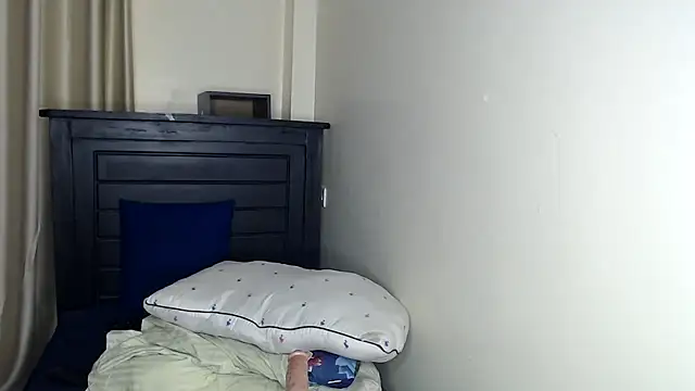 Snapshot of NIKKIE_LOVE chatting on 02-08-26, 09:29 NIKKIE LOVE online show from 02-08-26, 09:29