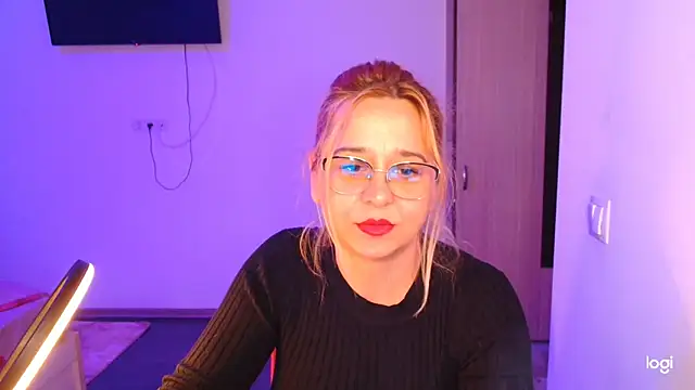 freyyamore1 online show from 04-01-26, 04:37