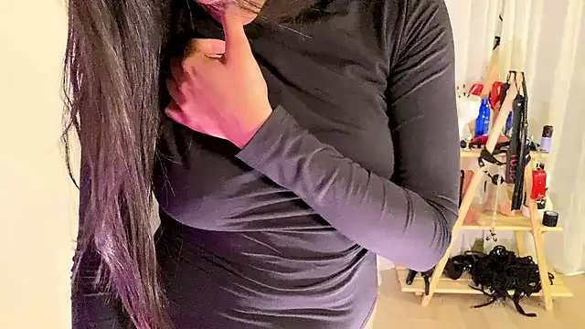 Snapshot of Nisha2708 chatting on 02-17-25, 09:00 Nisha2708 online show from 02-17-25, 09:00