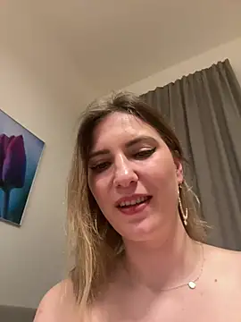 Snapshot of secretcrazy69 chatting on 02-26-25, 12:09 secretcrazy69 online show from 02-26-25, 12:09