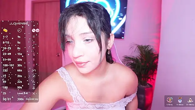 Snapshot of angel_rouse_ chatting on 06-26-26, 04:51 angel rouse online show from 06-26-26, 04:51