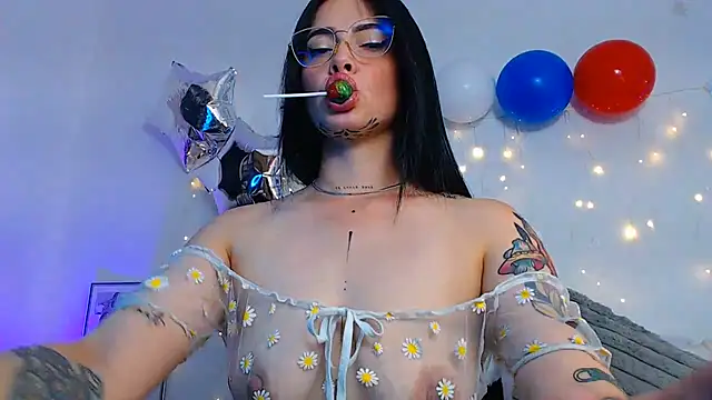 Snapshot of Isa_Maiden1 chatting on 07-07-26, 04:32 Isa Maiden1 online show from 07-07-26, 04:32