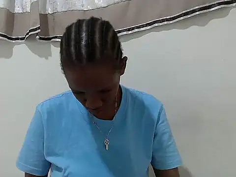 prettybeee online show from 12-19-25, 05:04