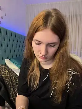  Chlo  e online show from 10-12-25, 09:38