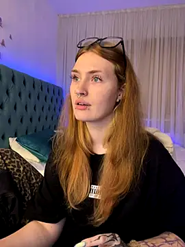  Chlo  e online show from 10-11-25, 09:27