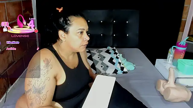 Sofie-Storm online show from 12-19-25, 11:23