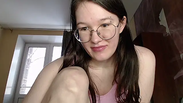Snapshot of MiriamOr chatting on 02-06-25, 10:14 MiriamOr online show from 02-06-25, 10:14