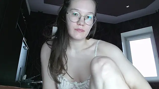 Snapshot of MiriamOr chatting on 03-14-25, 10:29 MiriamOr online show from 03-14-25, 10:29