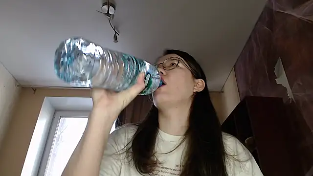 Snapshot of MiriamOr chatting on 02-08-25, 07:26 MiriamOr online show from 02-08-25, 07:26