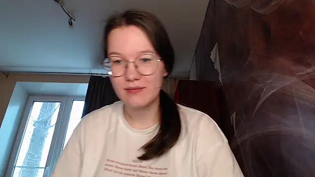 Snapshot of MiriamOr chatting on 01-16-25, 08:00 MiriamOr online show from 01-16-25, 08:00