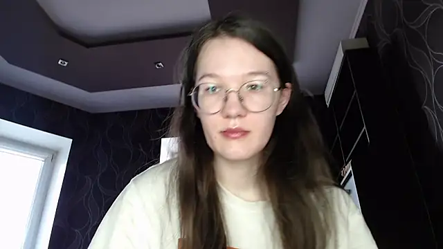Snapshot of MiriamOr chatting on 03-10-25, 08:39 MiriamOr online show from 03-10-25, 08:39