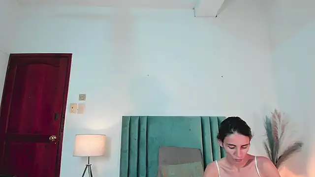Nina Cavaali online show from 02-21-25, 06:15