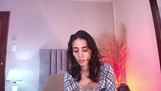 Nina Cavaali online show from 09-30-25, 06:03