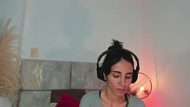 Nina Cavaali online show from 10-02-25, 06:22
